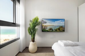 Bureau, fer et planche à repasser, Wi-Fi, draps fournis