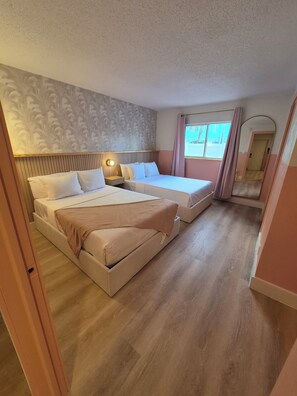 Signature Apartment | Free WiFi - Abode Beach House (Clearwater Beach)