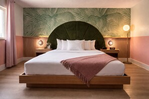 Blackout drapes, iron/ironing board, free WiFi, bed sheets - Abode Beach House (Clearwater Beach)