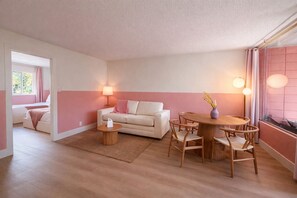 Signature Apartment | Living area