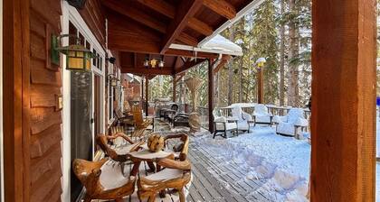 Ski In / Out | 6 Bed / 5 Bath | Sauna | Sleeps 14