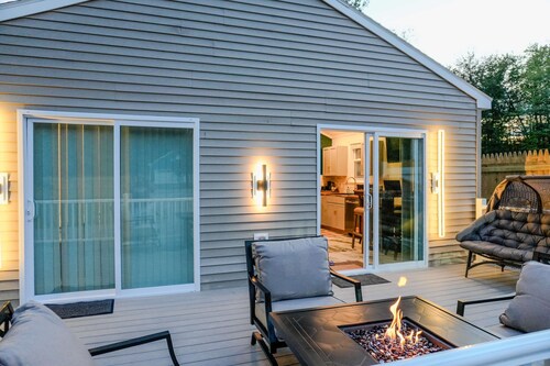 Spacious 5-bedroom house in perfect Lamoine with AC