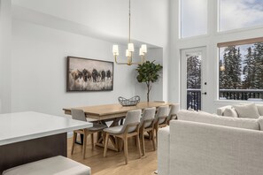 Interior - Spring Creek Vacations 4 BR Villa TMV12 (Canmore)