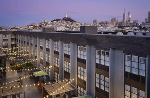 المنشأة من الخارج