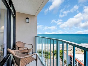 Property grounds - Ocean Views - Beachside 2B/2B Condo (Myrtle Beach)