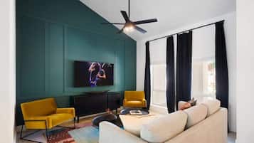 Smart TV y chimenea