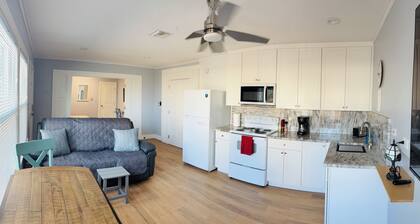 Serene 1-bedroom Cottage with Beach Access! "Where The Coast is Calling!"