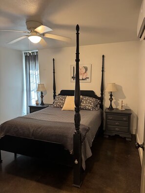 Travel cot, WiFi, bed sheets - Carraige House (Lufkin)