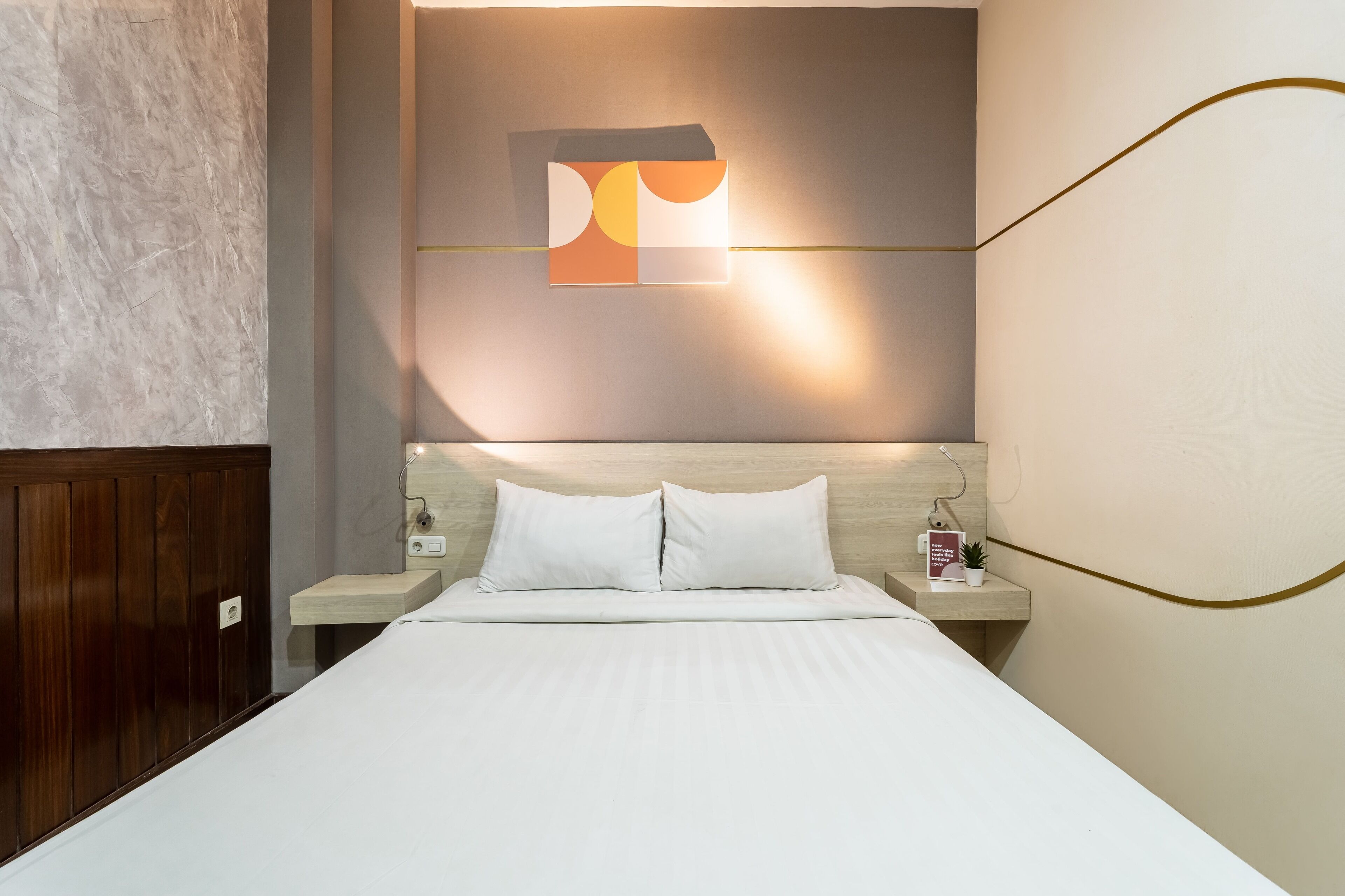 Standard Room, 1 Queen Bed | Free WiFi