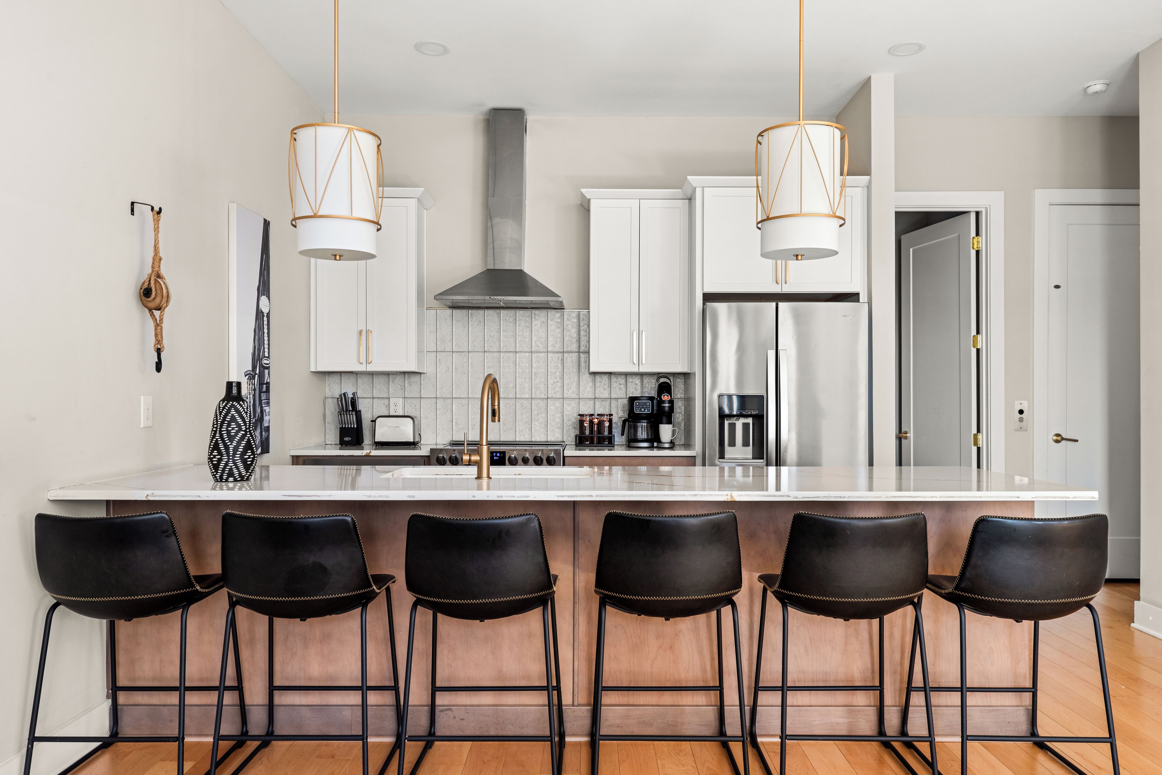 Micro-ondes, four, plaque de cuisson, lave-vaisselle