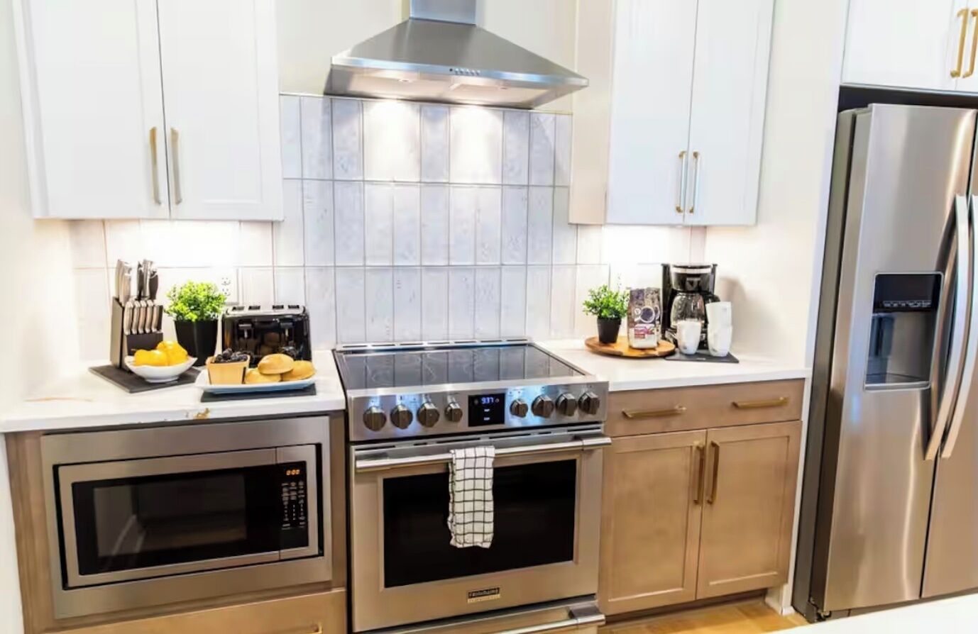 電子レンジ、オーブン、コンロ、食器洗い機