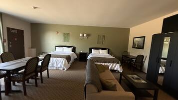 Escritorio, espacio para trabajar con laptop y wifi gratis