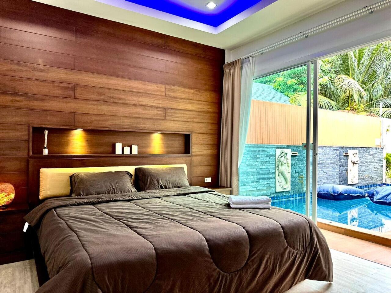 Skrivebord, strygejern/strygebræt, Wi-Fi, sengetøj