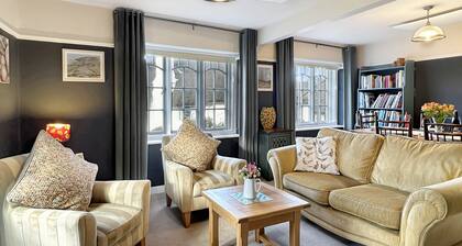 Oxford House, Porlock