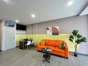 Lobby sitting area - Cove Anasera (Kota Tangerang Selatan)