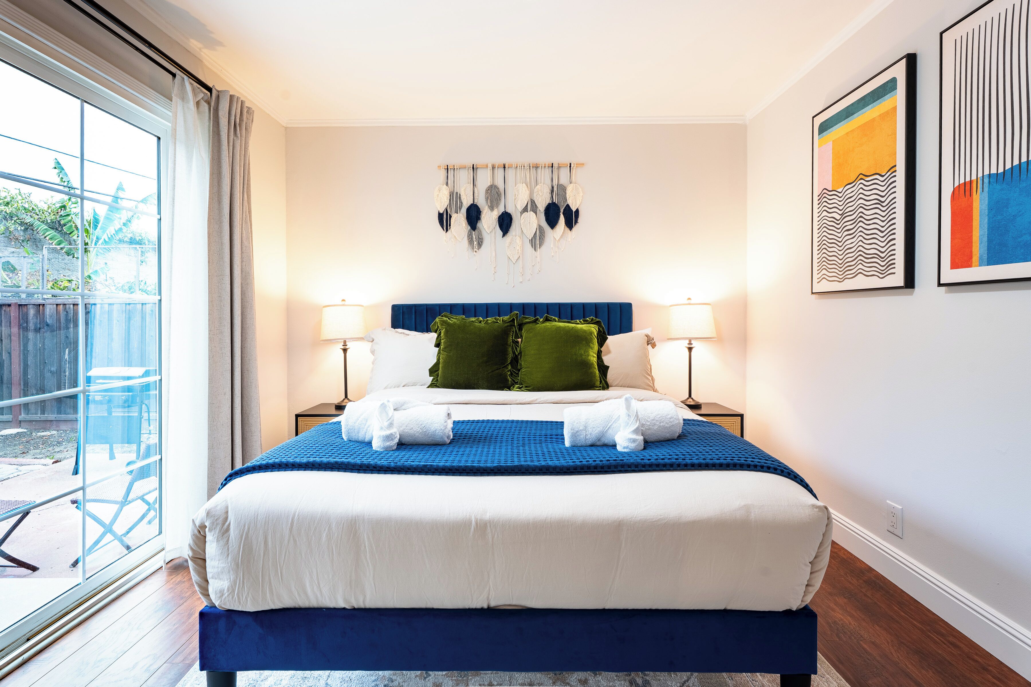 Iron/ironing board, WiFi, bed sheets