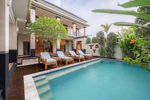 Alberca al aire libre