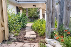 Property grounds - Holiday Fun! 2 King Bedrooms • Games & Putt-Putt (Bryan)