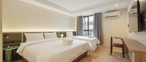Deluxe Triple Room | Free WiFi, bed sheets