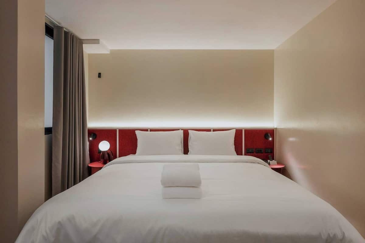 Standard Double Room | Free WiFi, bed sheets