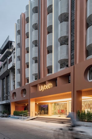 Exterior - LILYBETH HOTEL PRATUNAM (Bangkok)