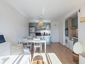 Interior - Apt, sea view, 50 m from the beach, A/C (Les Issambres)