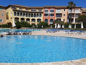 Pool - Superb apart - 2 bedrooms - Sea view - parking (Les Issambres)