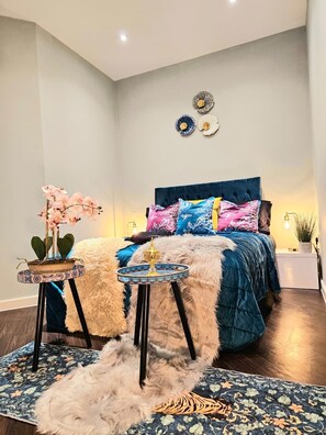 WiFi, bed sheets - Skyline - Deluxe Studio London Heathrow-1st floor (Hayes)