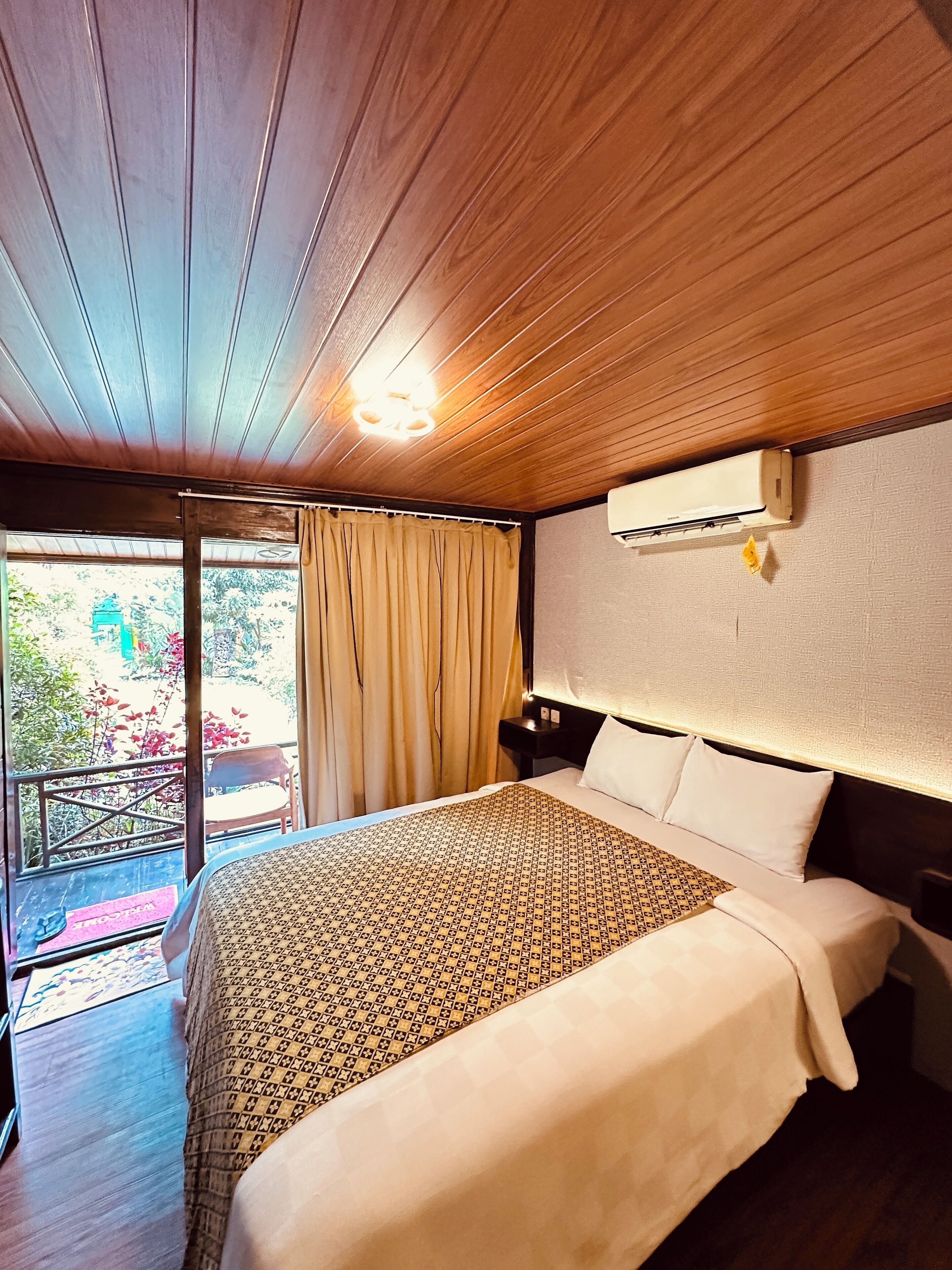 Deluxe Villa, Balcony, Garden View | Blackout curtains, iron/ironing board, free WiFi, bed sheets