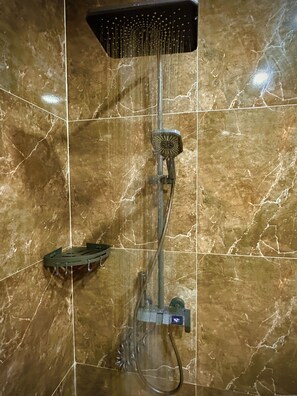 Family Villa, Balcony, Garden View | Bathroom | Shower, hair dryer, slippers, towels - Puunee Wild River Resto & Villa's (Mungkid)