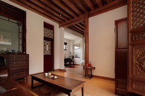 Living room - Shaxi Ancient Town Chang Le Li Chinese Courtyard Hotel (Dali)