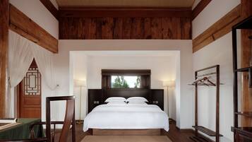 Comfort Suite, Hill View | Individually decorated, individually furnished, free WiFi