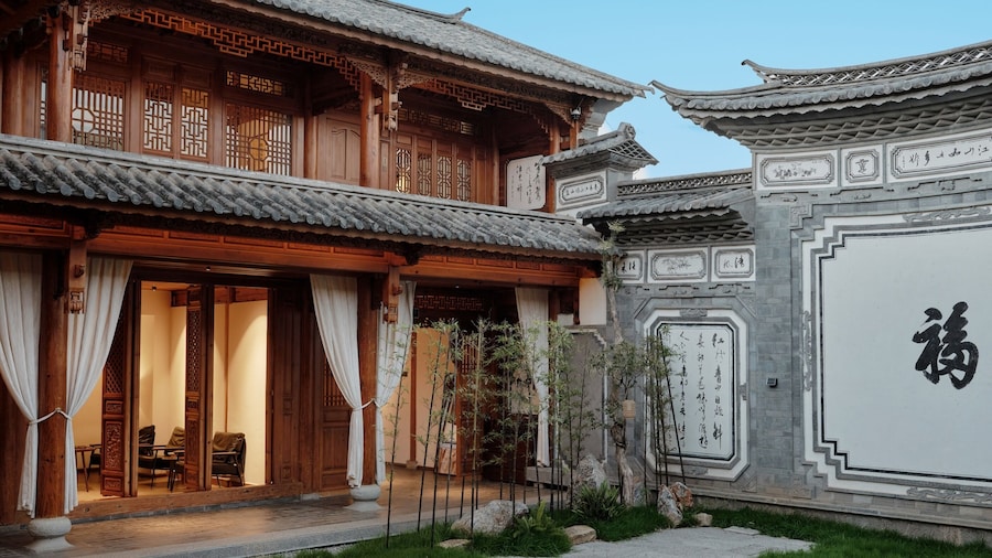 Shaxi Ancient Town Chang Le Li Chinese Courtyard Hotel