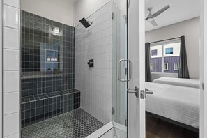 Shower, hair dryer, towels, soap - Peaceful 4-story retreat • Rooftop hot tub + Views (Nashville)