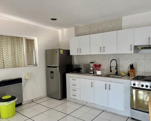Private kitchen - House with pool and terrace, quiet place to enjoy. (Cuernavaca)