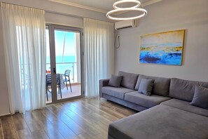 TV - Beachfront & Sea View Apartment 101, Durres, Albania (Durres)
