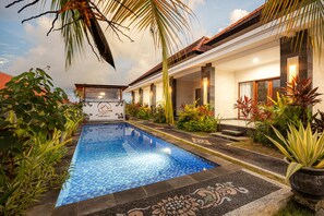 Outdoor pool - Cove Cubang Homestay (Kutuh)