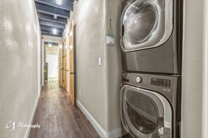 Interior - Texas Cactus (Baird)