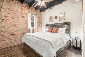 Ferros/tábuas de passar roupa, Wi-Fi, roupa de cama