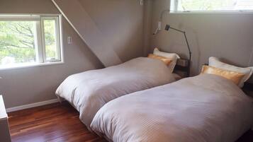 Strykjärn/strykbräda, wi-fi och sängkläder