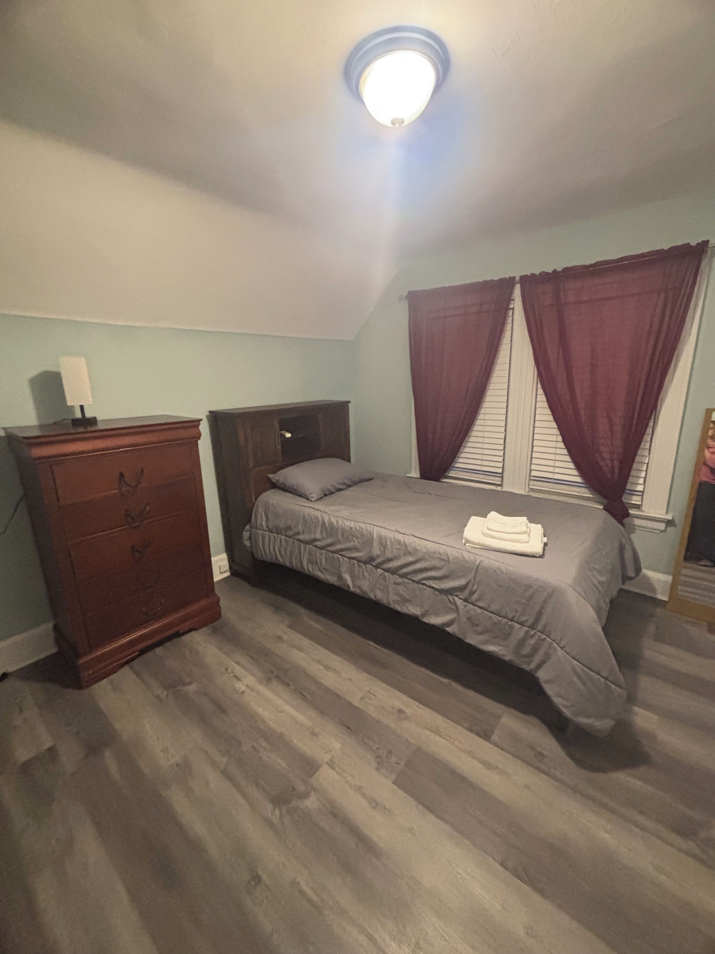 1 slaapkamer, een strijkplank/strijkijzer, reisbedje, wifi