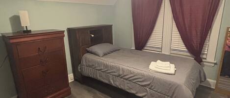 1 chambre, fer et planche Ă repasser, lit parapluie, Wi-Fi