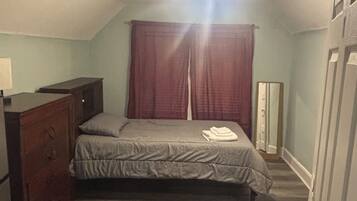 1 bedroom, iron/ironing board, travel cot, WiFi