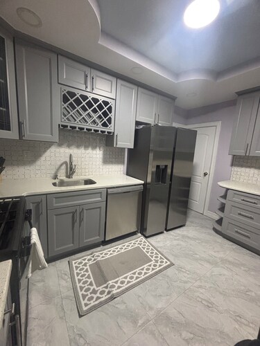 1 bedroom in charming Richmond Hill with AC, none smoking, no pets