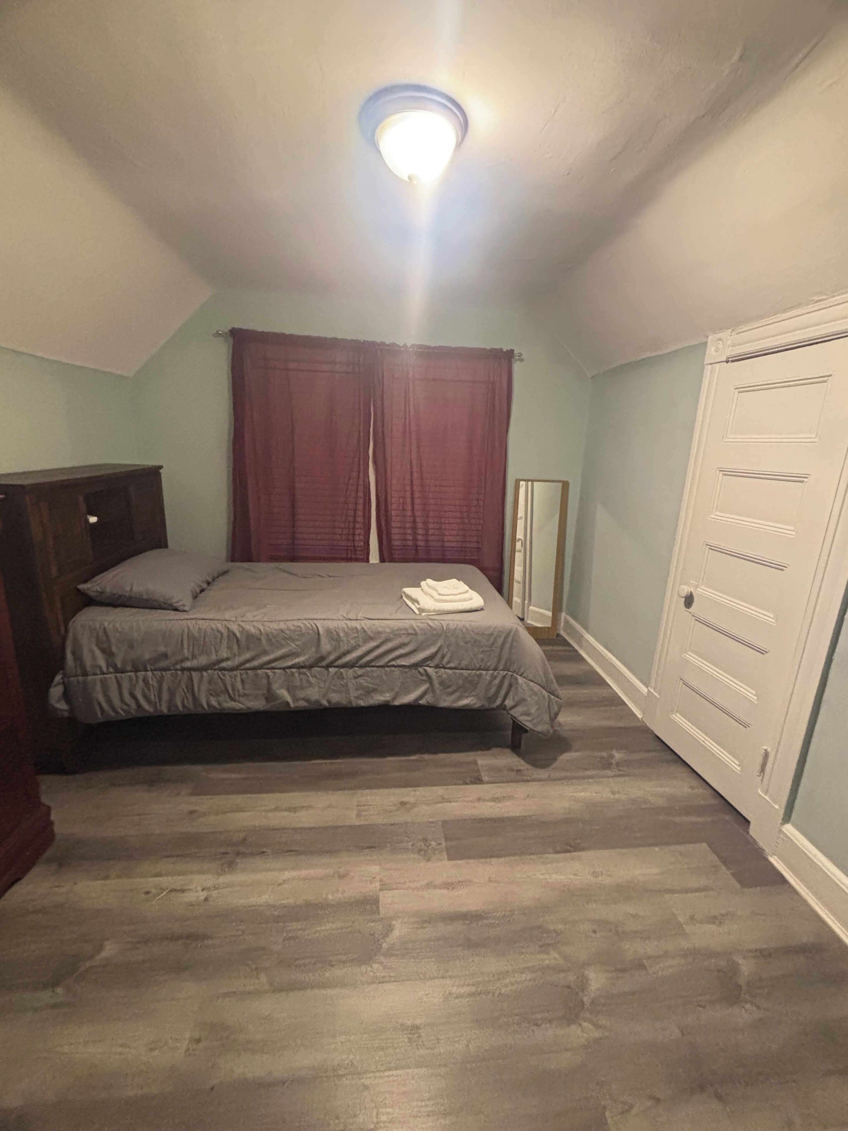 1 bedroom, iron/ironing board, travel crib, WiFi