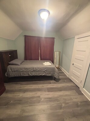 1 bedroom, iron/ironing board, travel cot, WiFi