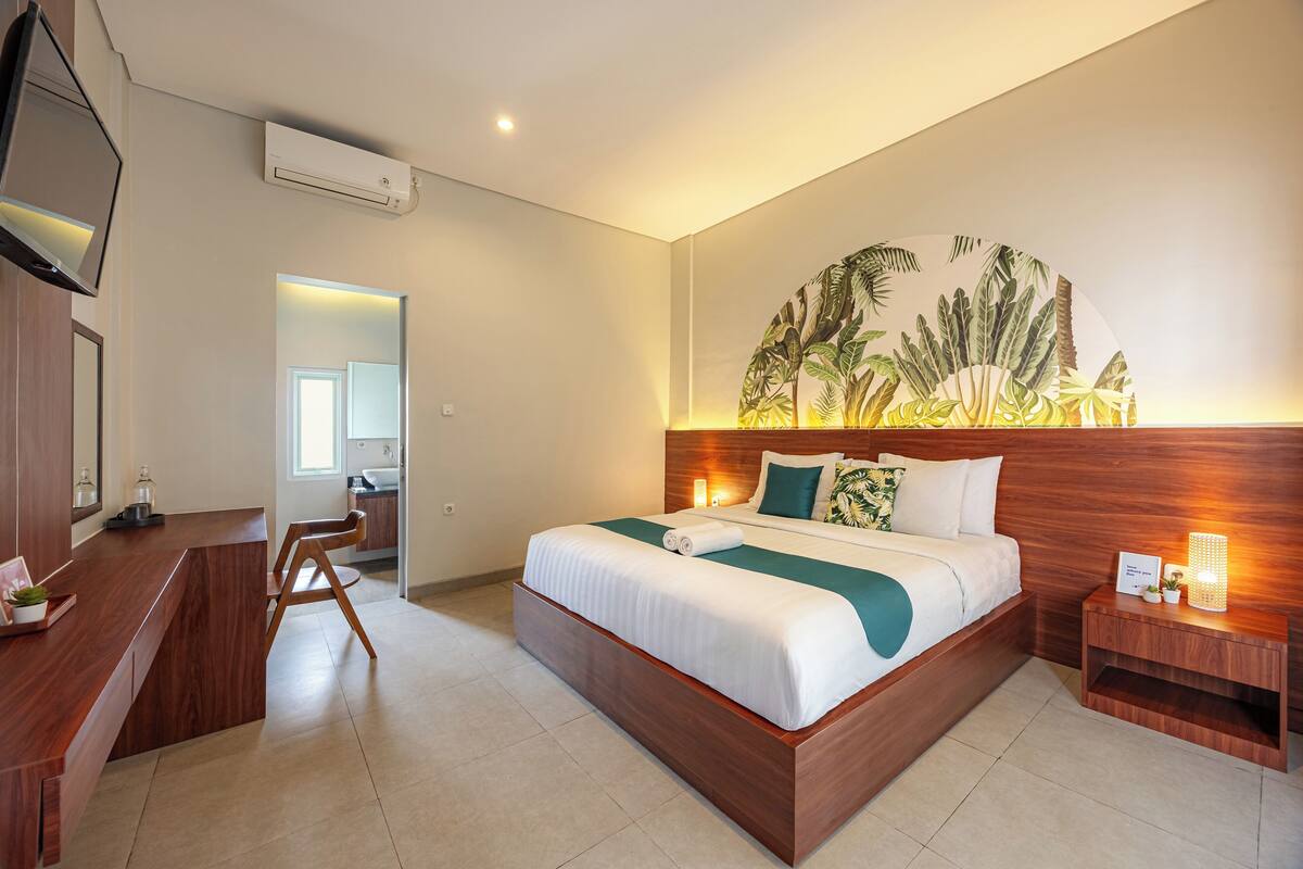 Suite | Free WiFi, bed sheets