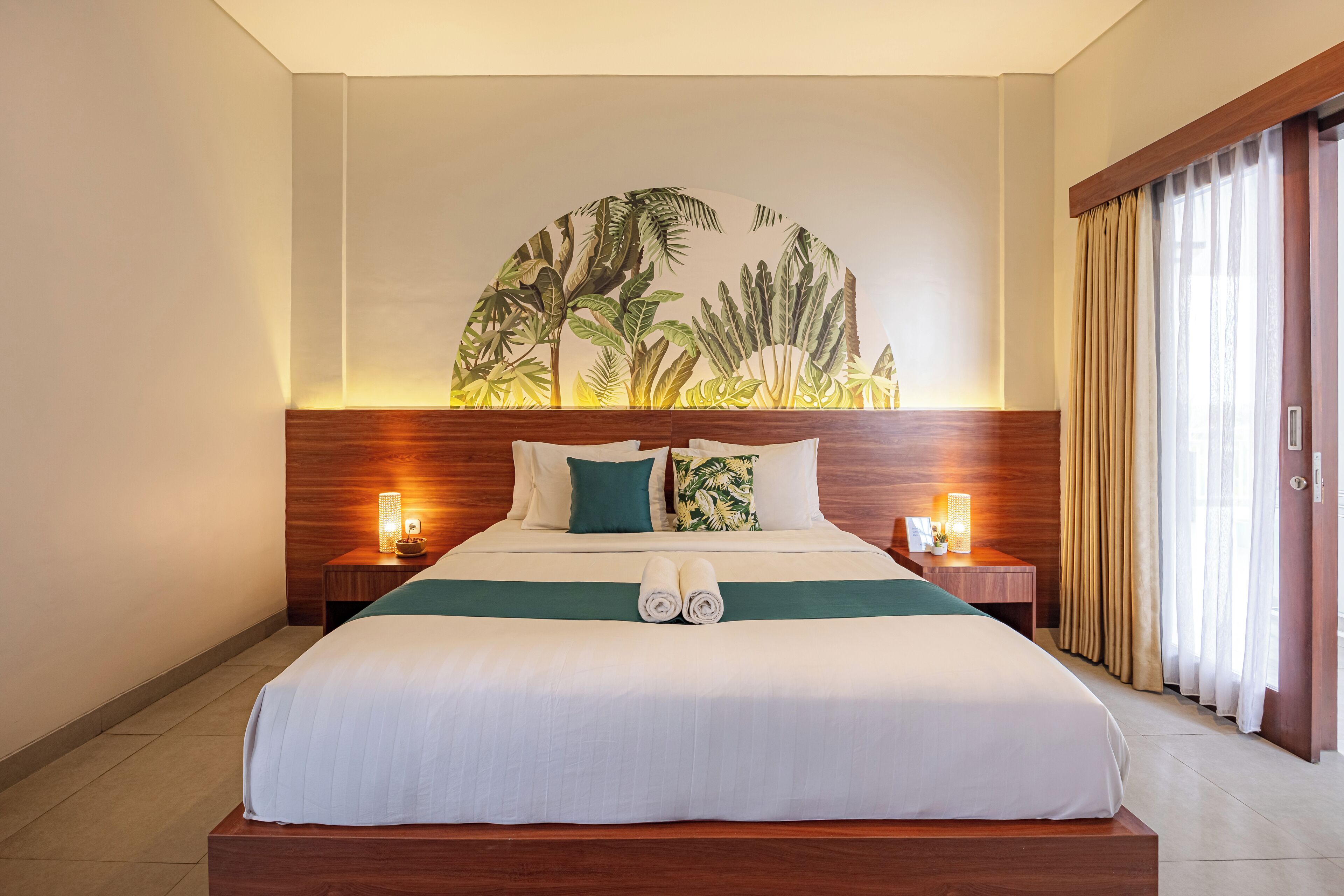 Deluxe Room | Bathroom | Toilet paper