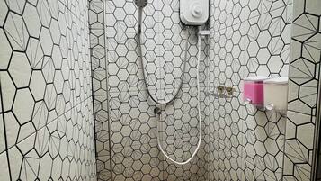 Family Studio | Bathroom