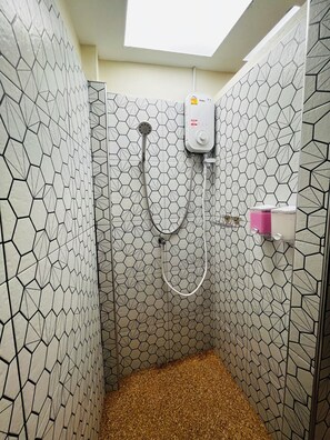 Family Studio | Bathroom - Number 4 Old Town (Chiang Mai)